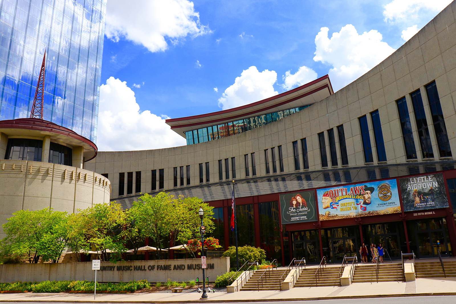 photo of Country Music Hall of Fame building